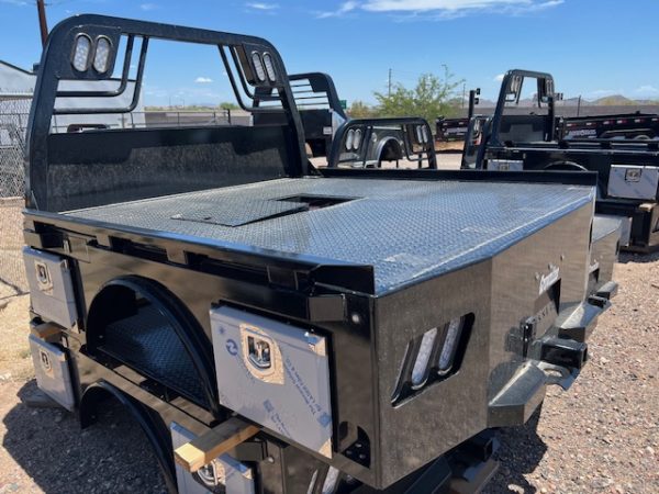 Crownline SKS42 Skirted, Single-Wheel, Short Bed  (84″ x 84″ - 42″ CTA)