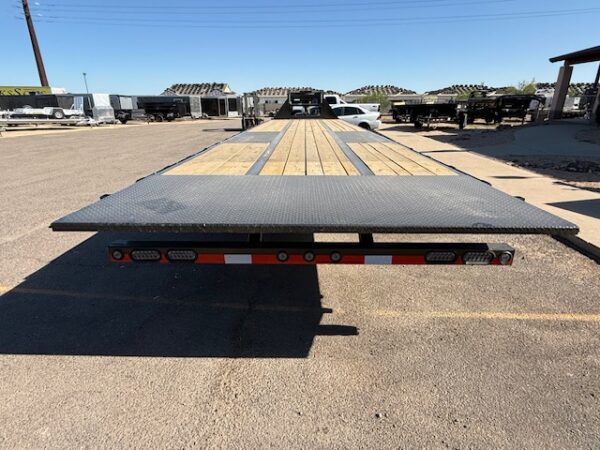 36x102 Gooseneck, Tandem Duals, 25K GVWR, Full Tilt
