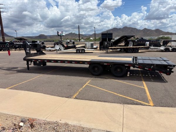 25' Gooseneck, Low-Pro Flatdeck with Duals, 25K GVWR, 14 PLY