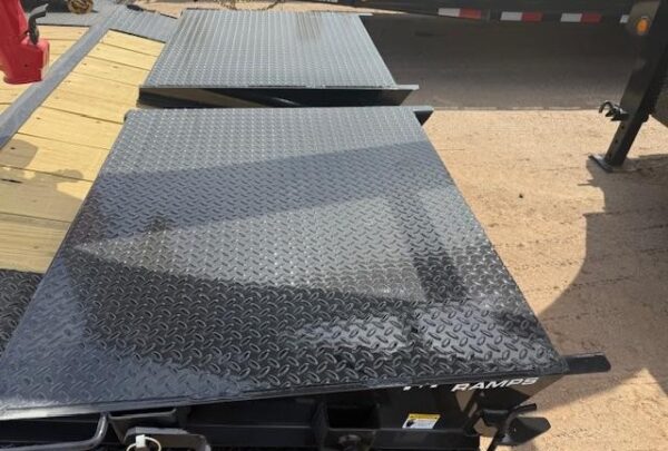 20x102" Tandem Axle, Super-Wide, 22K GVWR, Hyd. Jacks