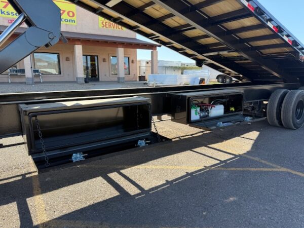 36x102 Gooseneck, Tandem Duals, 25K GVWR, Full Tilt