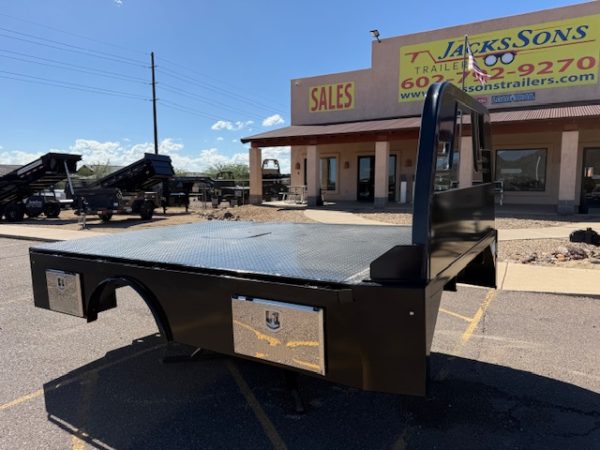 Crownline SKC84 Skirted, Dual Wheel C&C (11'4"x 97"-84" CTA)