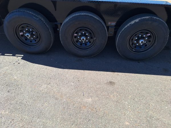 36x83 Gooseneck Triple Axle, 21K GVWR, Carhauler, Slide In Ramps