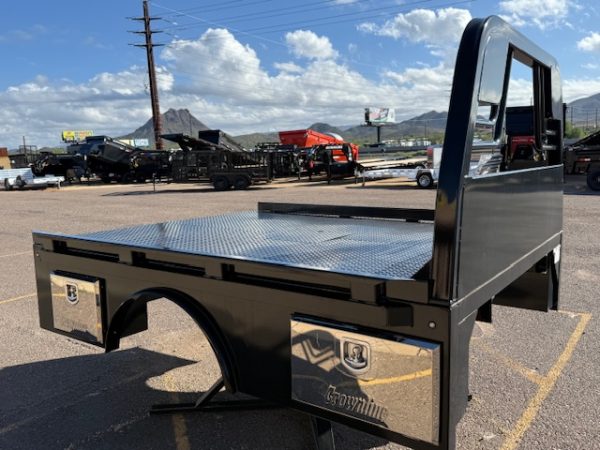 Crownline SKS57 Skirted, Single-Wheel, Long Bed (8′ 6″ x 84″ - 57″ CTA)