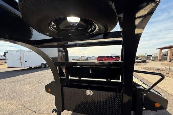 40' Gooseneck, Low-Pro Flatdeck with Duals, 25K GVWR, 14 PLY