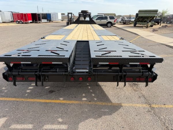 36x102 Ironbull Gooseneck Tandem Duals, Deckover, 23,900K GVWR