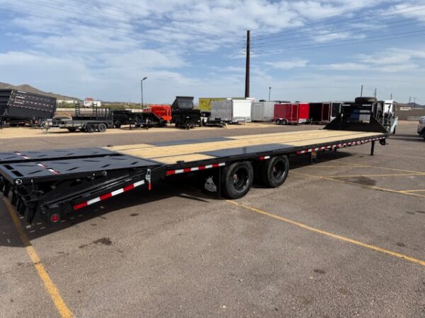 36x102 Ironbull Gooseneck Tandem Duals, Deckover, 23,900K GVWR