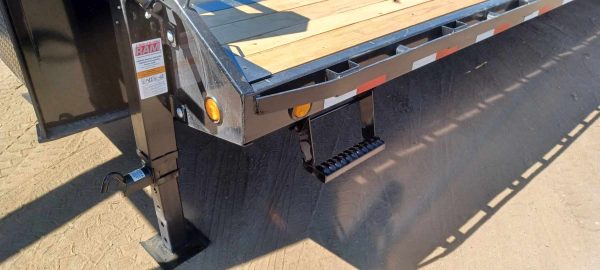 40' Gooseneck Low-Pro Flatdeck with Duals, 25K GVWR