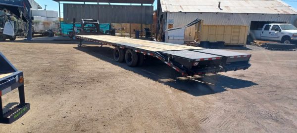 40' Gooseneck Low-Pro Flatdeck with Duals, 25K GVWR