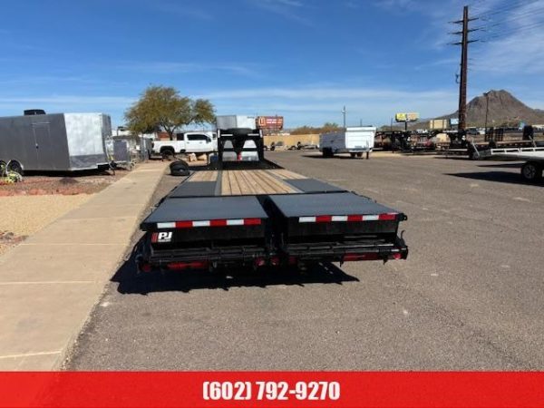 25' Gooseneck, Low-Pro Flatdeck with Duals, 25K GVWR, 14 PLY