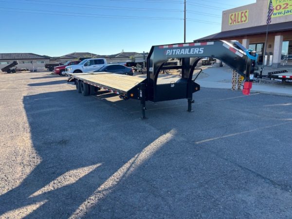 30' Gooseneck, Low-Pro Flatdeck with Duals,  25K GVWR, 14 PLY