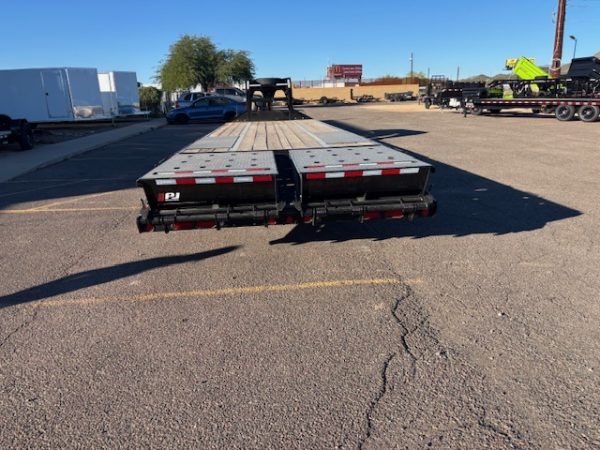 30' Gooseneck, Low-Pro Flatdeck with Duals,  25K GVWR, 14 PLY
