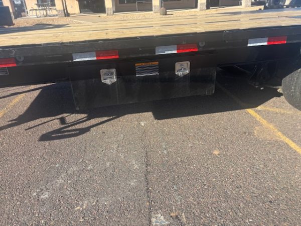 26x102 Gooseneck, Tandem Duals, 24K GVWR, Full Tilt
