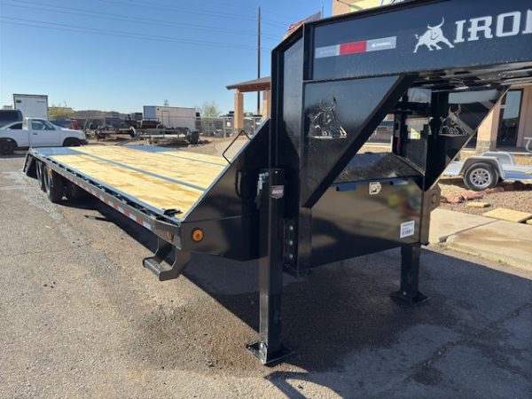 36x102 Gooseneck, Hydraulic Dovetail & Jacks, Tandem w/ Duals, 25,900K GVWR