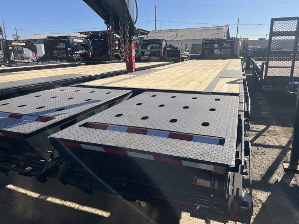 40' Gooseneck Low-Pro Flatdeck with Singles, 15K GVWR