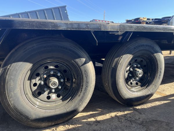 40' Gooseneck Low-Pro Flatdeck with Singles, 15K GVWR