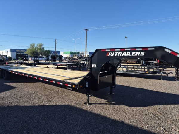 30' Gooseneck Low-Pro Flatdeck with Duals, 25K GVWR