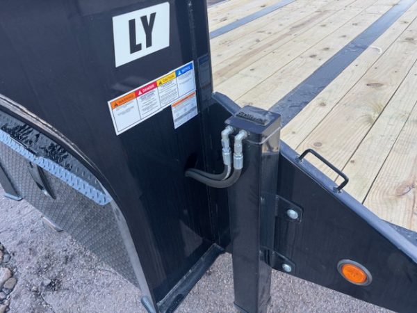 36' Gooseneck Low-Pro Low-Pro with Hydraulic Dove, 25K GVWR