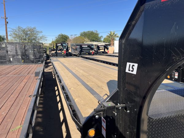 40' Gooseneck Low-Pro Flatdeck with Singles, 15K GVWR