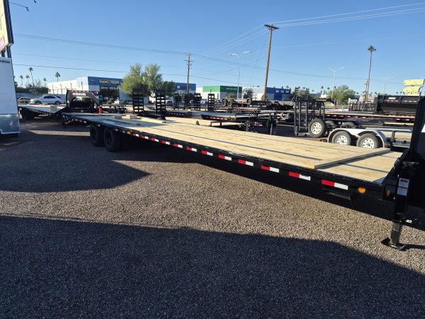36' Gooseneck Low-Pro Flatdeck with Duals, 25K GVWR