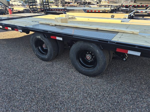 40' Gooseneck Low-Pro Flatdeck with Duals, 25K GVWR