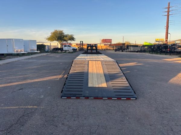 36' Gooseneck Low-Pro Low-Pro with Hydraulic Dove, 25K GVWR