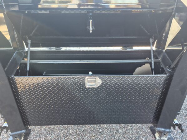 30' Gooseneck Low-Pro Flatdeck with Duals, 25K GVWR