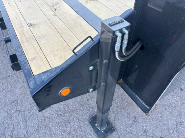 36' Gooseneck Low-Pro Low-Pro with Hydraulic Dove, 25K GVWR