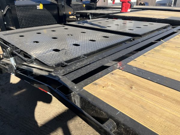40' Gooseneck Low-Pro Flatdeck with Singles, 15K GVWR