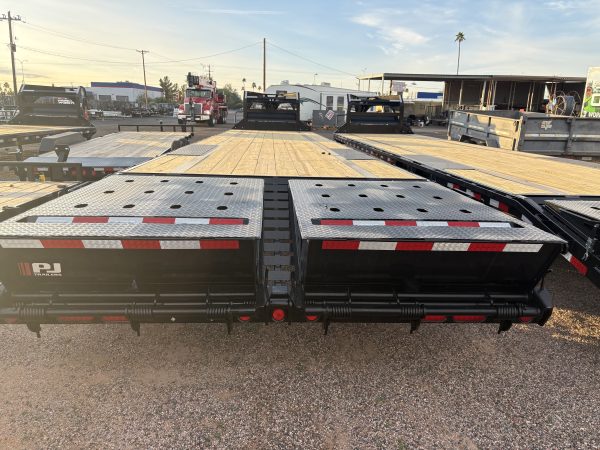 40' Gooseneck Low-Pro Flatdeck with Singles, 15K GVWR
