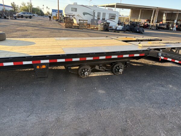 25x102 IronBull Tandem Axle, 14K GVWR, Deckover, Hydraulic Jack, Rampage Ramps