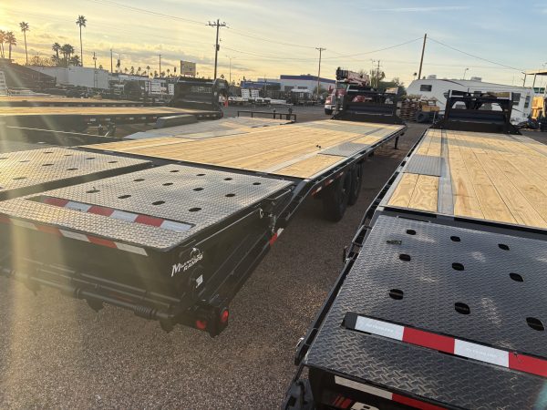 40' Gooseneck Low-Pro Flatdeck with Singles, 15K GVWR