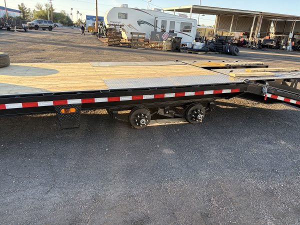 25x102 IronBull Tandem Axle, 14K GVWR, 10" I-BEAM, Deckover, Hydraulic Jack