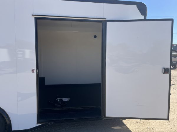 20x8.5 Canyon Race, 10K GVWR, AC/Heat, Ramp Door