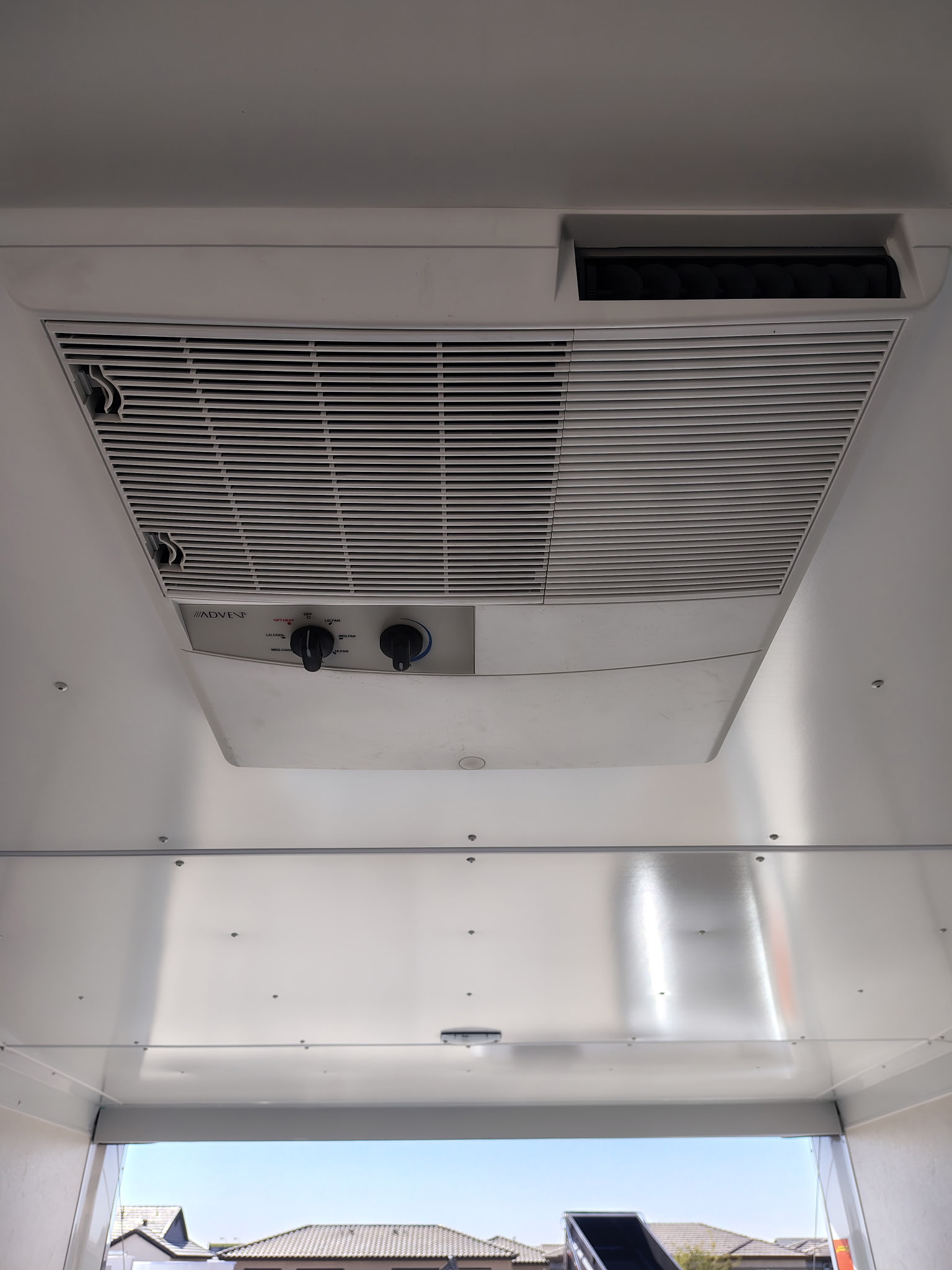 20x8.5 Jasper SE Car Hauler, 10K GVWR, Ramp Door, A/C, White Wall / Ceiling, RTP Floor - Image 9
