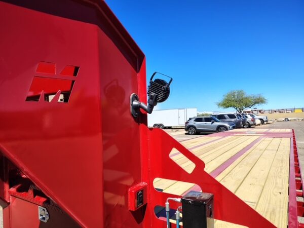 36X102  Gooseneck, Tandem Axle, 10FT Hydraulic Tail, Hyd. Jacks, 25,900 GVWR
