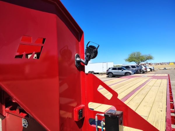 36X102" Gooseneck, Tandem Axle, 10FT Hydraulic Tail, Hyd. Jacks, 25,900 GVWR