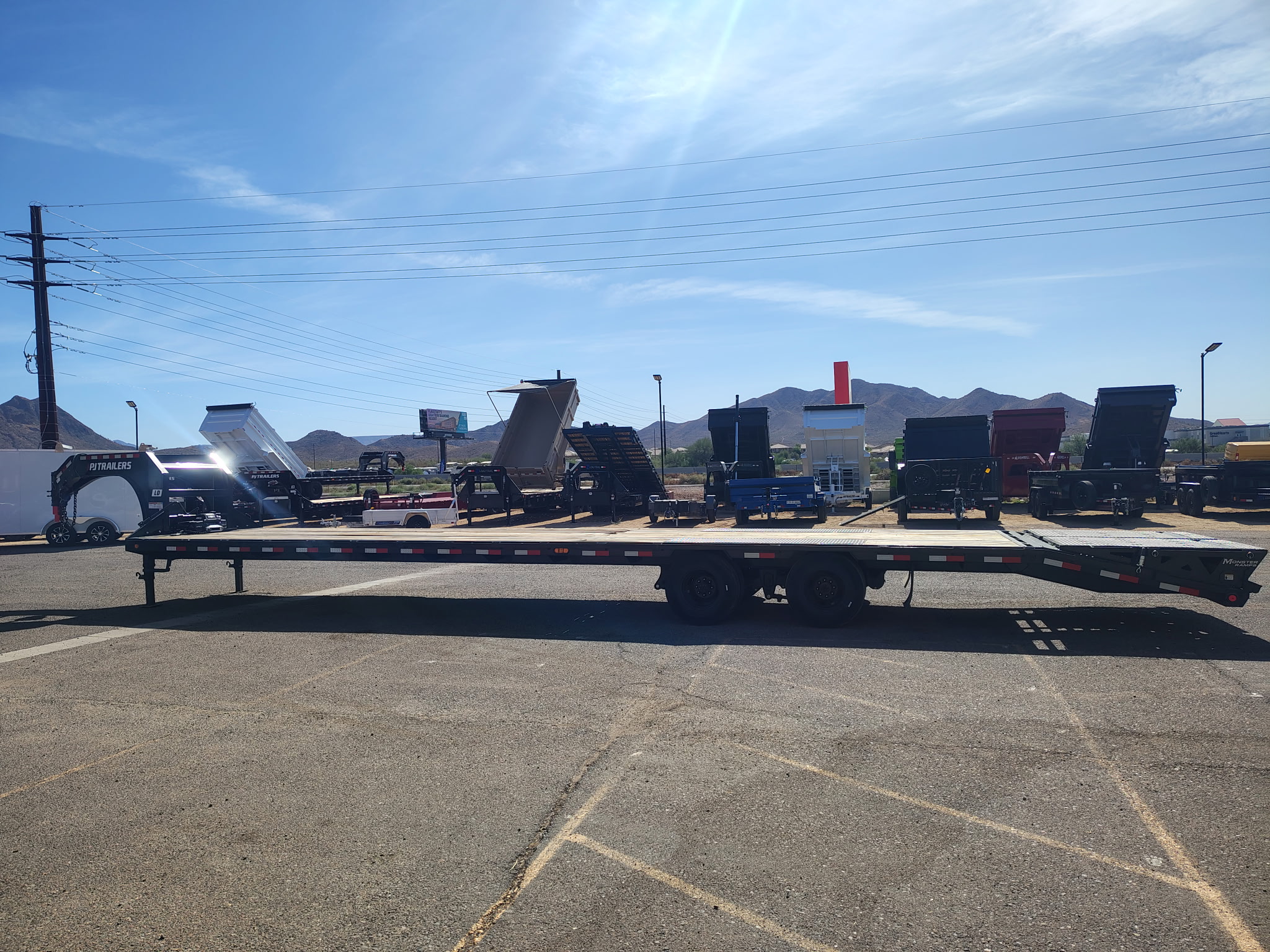 40' Gooseneck Low-Pro Flatdeck with Duals, 25.9K GVWR, Monster Ramps - Image 5