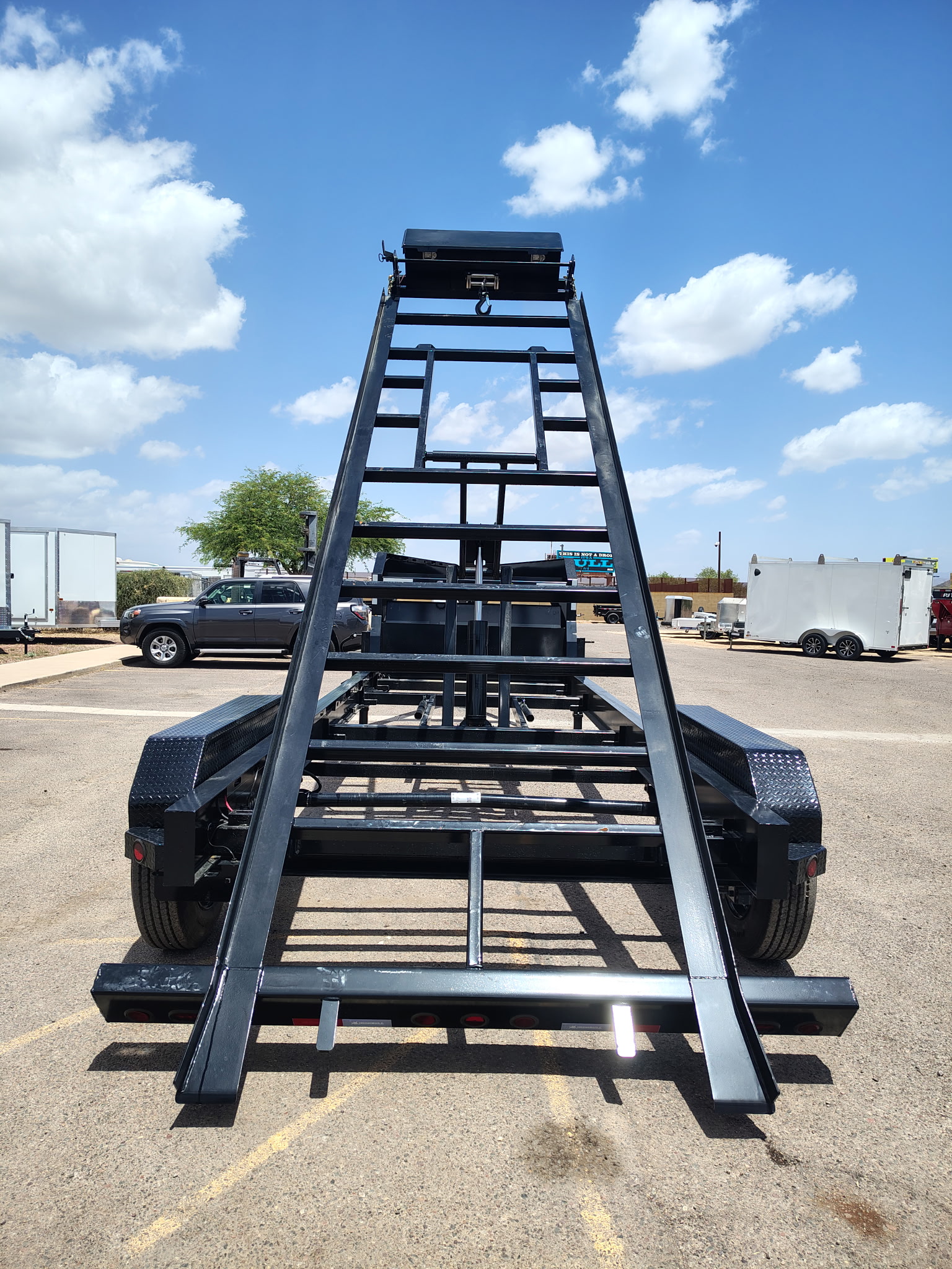 20x83 Ironbull Gooseneck, Tandem Axle, Roll Off Chassis, 16K GVWR, 16 PLY - Image 9