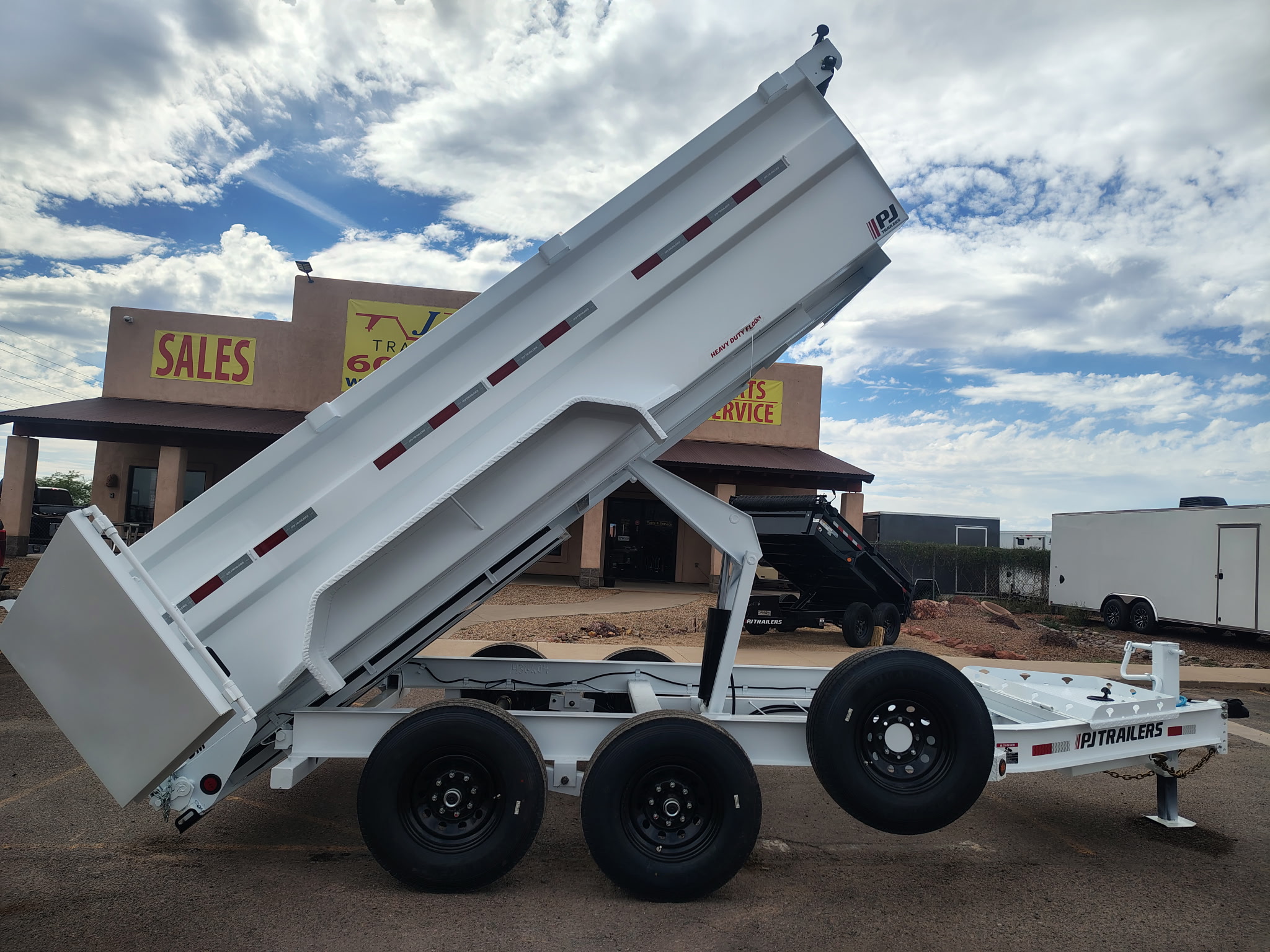 14x83 Tandem Axle, 15,400 GVWR, Low Pro Dump, 36" Sides, 14 Ply Tires - Image 10