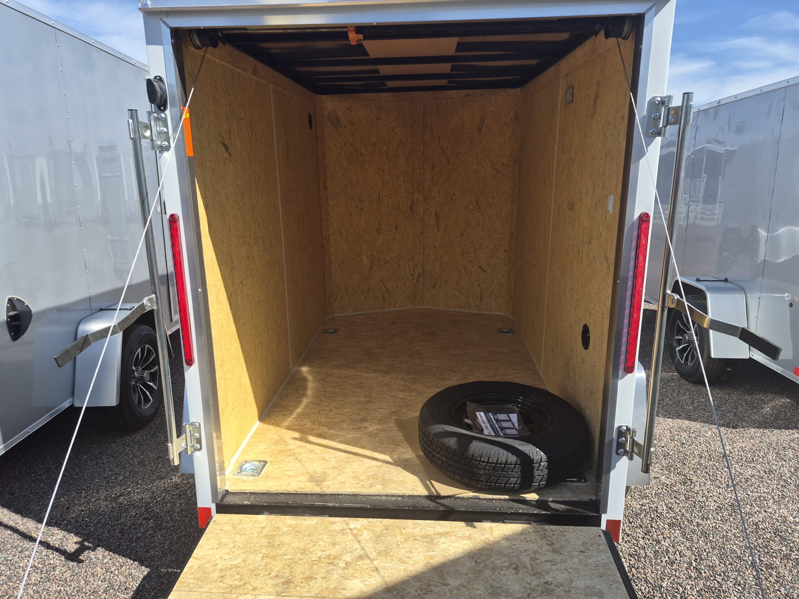 08x5 Indigo DLX, 3K GVWR, Ramp Door - Image 4