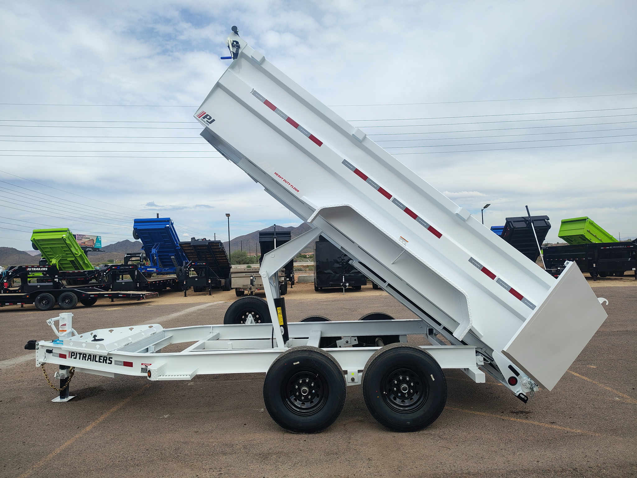 14x83 Tandem Axle, 15,400 GVWR, Low Pro Dump, 36" Sides, 14 Ply Tires - Image 9
