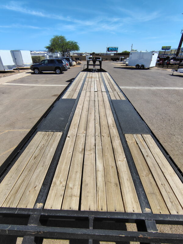 40' Gooseneck Low-Pro Flatdeck with Duals, 25.9K GVWR, Monster Ramps