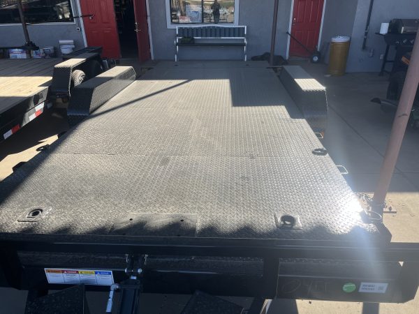 18x83 Hydraulic Quick Tilt, 10K GVWR