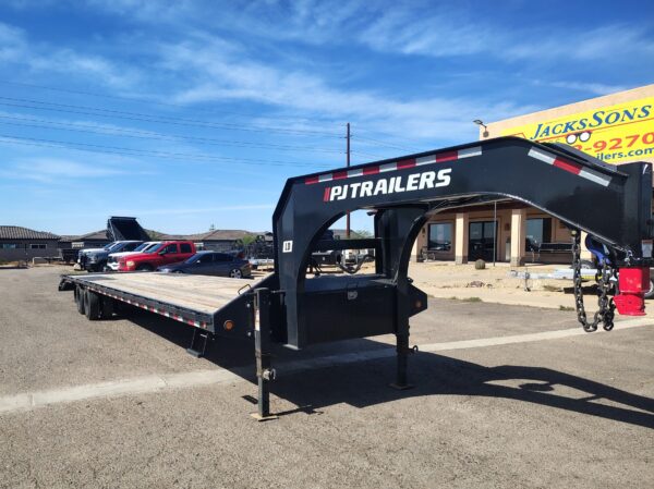 40' Gooseneck Low-Pro Flatdeck with Duals, 25.9K GVWR, Monster Ramps