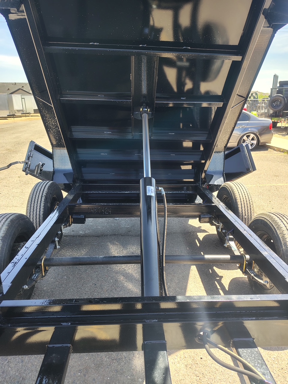 10X60 Utility Dump, Tandem Axle, 7K GVWR - Image 9
