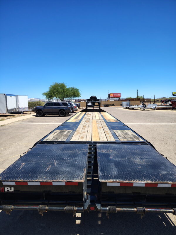 40' Low-Pro Flatdeck w/ Duals, Air Ride, Elec/Hyd Disc brakes, 25K GVWR