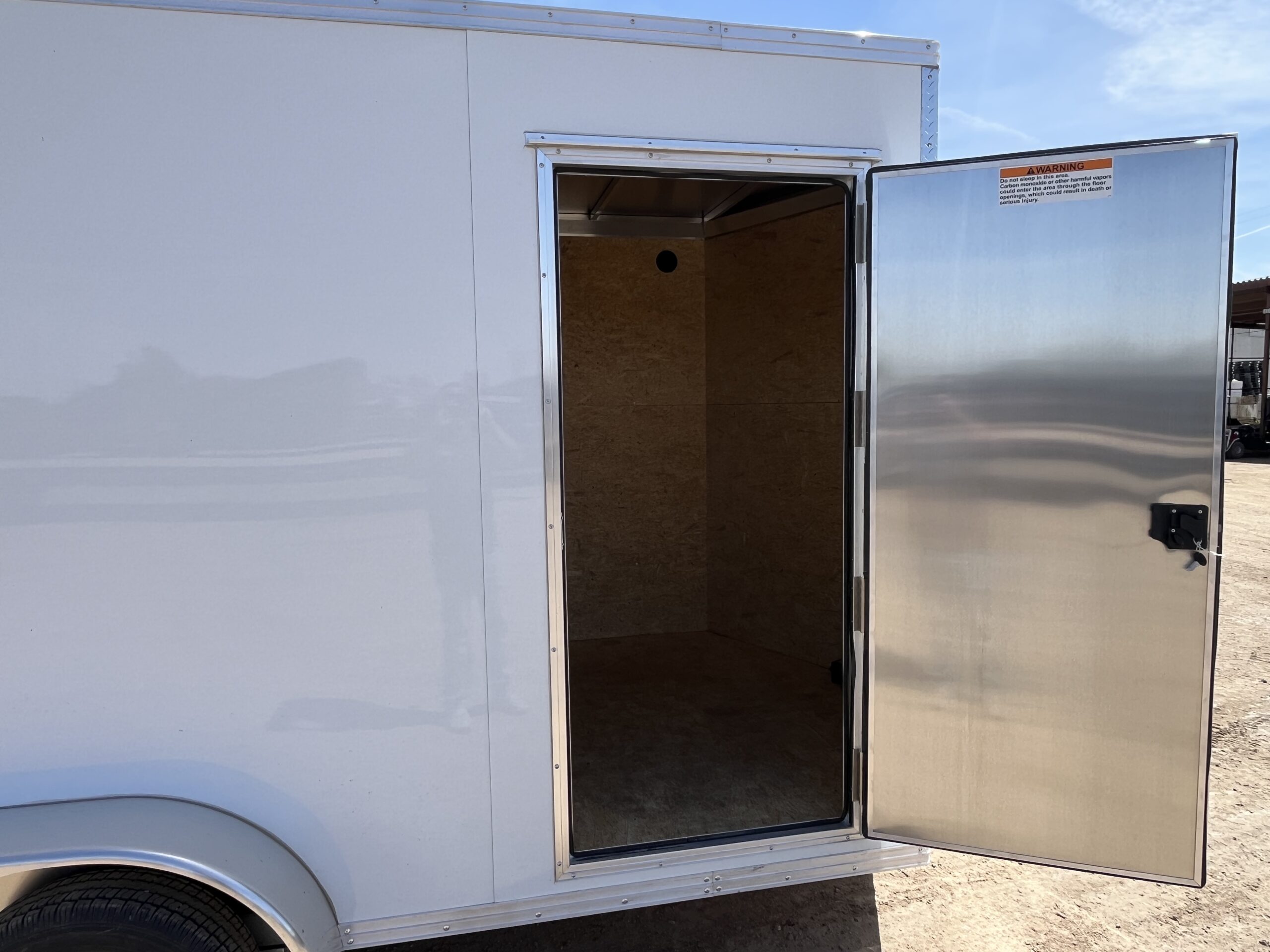 14x7 All Aluminum, XLTP2 Enclosed, 7K GVWR, Side Door, Ramp Door - Image 6