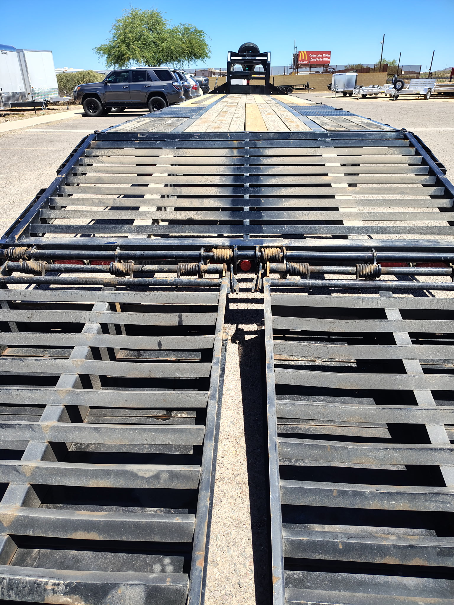 40' Low-Pro Flatdeck w/ Duals, Air Ride, Elec/Hyd Disc brakes, 25K GVWR - Image 5