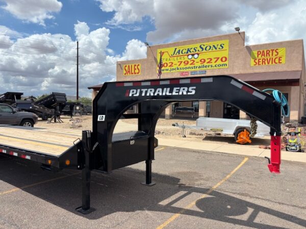 25' Gooseneck, Low-Pro Flatdeck with Duals, 25K GVWR, 14 PLY